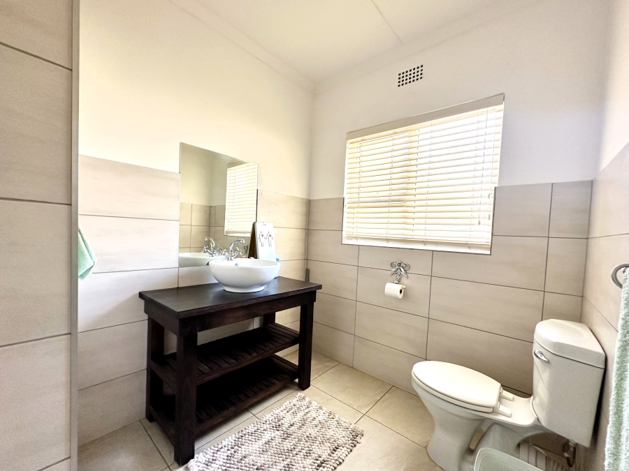 4 Bedroom Property for Sale in Panorama Western Cape